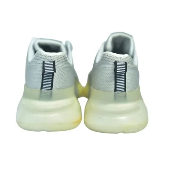 NEW BALANCE- Lightweight design sneaker for women’s